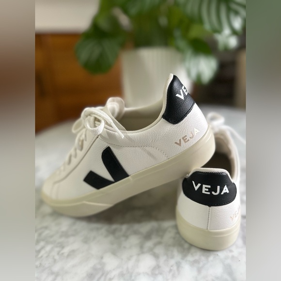 VEJA Campo Women’s Sneakers EU size 37.5/US size 6.5/ Extra White//Black - Picture 8 of 11